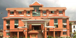 मुख्यमन्त्री अर्याल निलम्बित, कसले सम्हाल्छ कर्मचारीको नेतृत्व ?