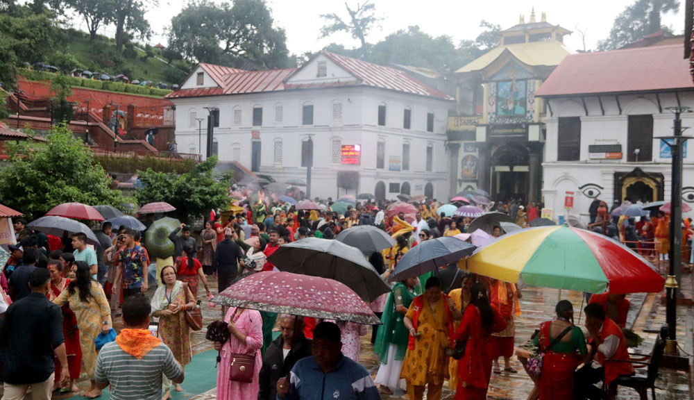 Pashupati ma bhid1.jpg