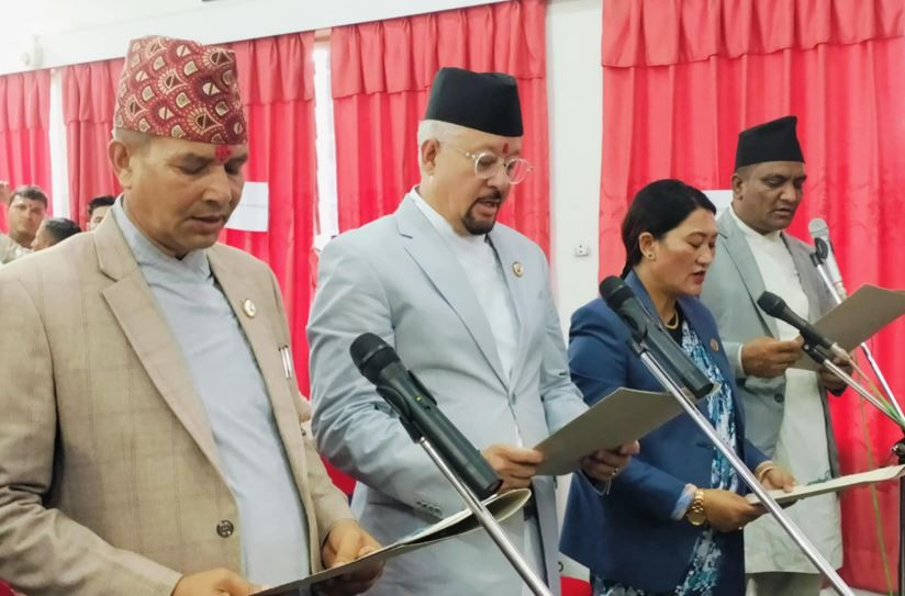 कर्णालीमा कांग्रेसका ४ मन्त्रीले लिए शपथ