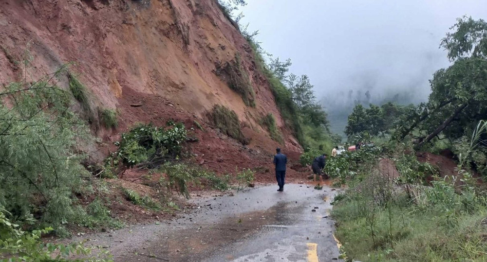 बाढीले बगाउँदा बागलुङमा दुईको मृत्यु, एक जना बेपत्ता