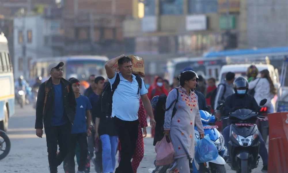 दशैं मानेर काठमाडौं फर्कन थाले सर्वसाधारण