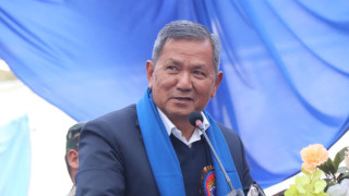 दर्ता नगरे सामाजिक सञ्जाल चल्&zwj;न दिँदैनौ : मन्त्री गुरुङ