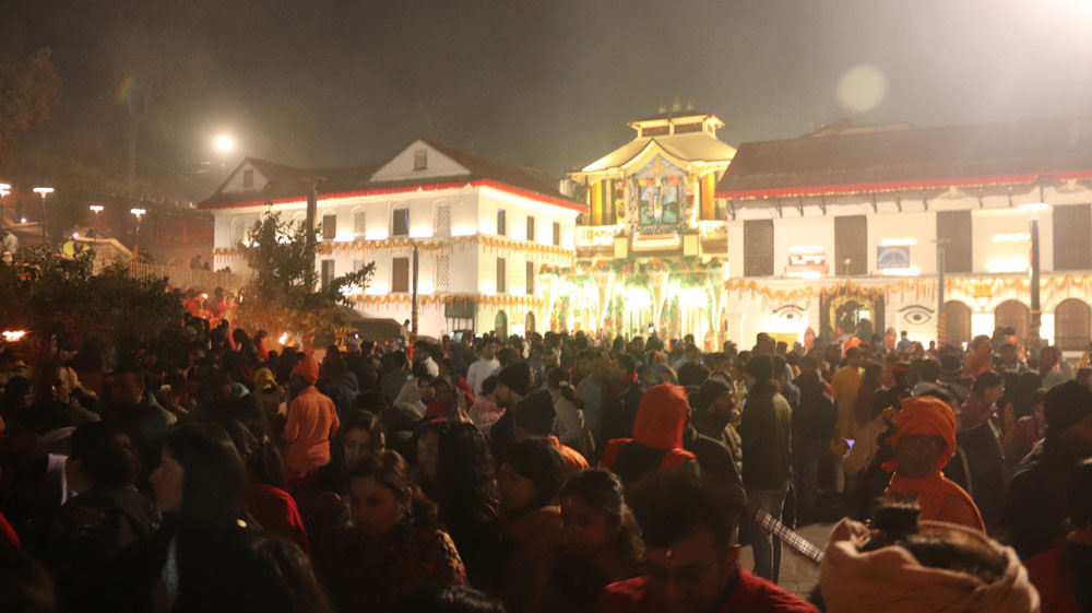 पशुपतिमा साँझ ७ बजेदेखि महाशिवरात्रि विशेष पूजा सुरु