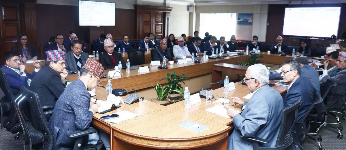 अर्थतन्त्र सुधारबारे पूर्व अर्थसचिवहरुसँग छलफल: ठूला आयोजनाहरुमा केन्द्रित हुन सुझाव