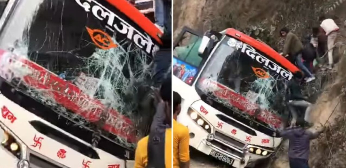 बारा चुरियामाई मन्दिर नजिक बस दुर्घटना(भिडियोसहित)