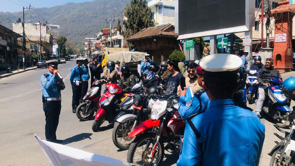 ट्राफिक कारबाहीमा १९ लाख ३१ हजार राजस्व सङ्कलन