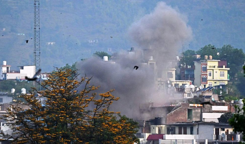 भारतमा सरकारी कर्मचारीलाई बिदामा रोक, २४ विमानस्थल यात्रुका लागि बन्द गरी मार्शल राखियो