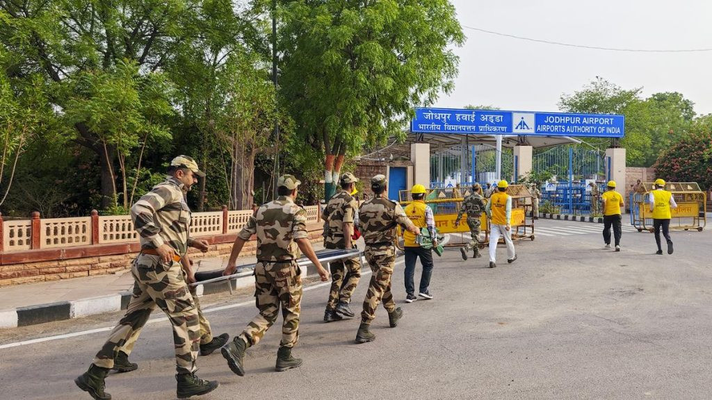 भारतले ५ दिनका लागि बन्द गर्‍यो ३२ विमानस्थल