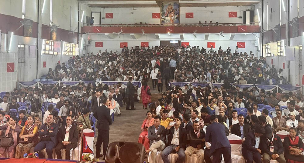 अखिलको नेतृत्व सर्वसम्मत गर्न एमालेको निर्देशन, निर्वाचनको माग गर्दै बन्दसत्रमै नाराबाजी