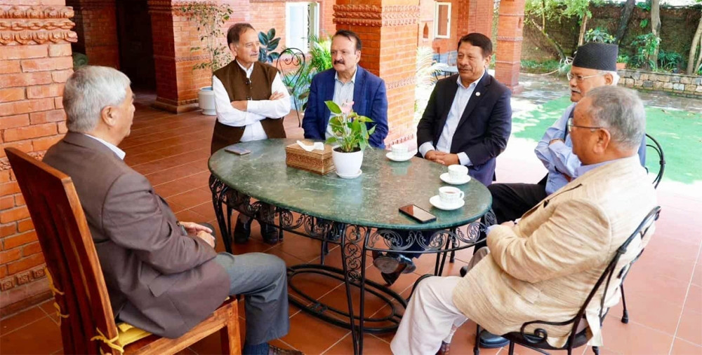 देउवालाई भेट्न पुगे कांग्रेसका पाँच पूर्वपदाधिकारी