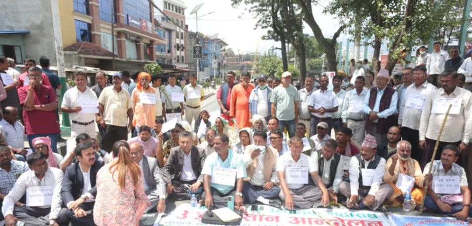 अनुदान आधा घटाएर दिएपछि रोकिएन उखु किसानको आन्दोलन