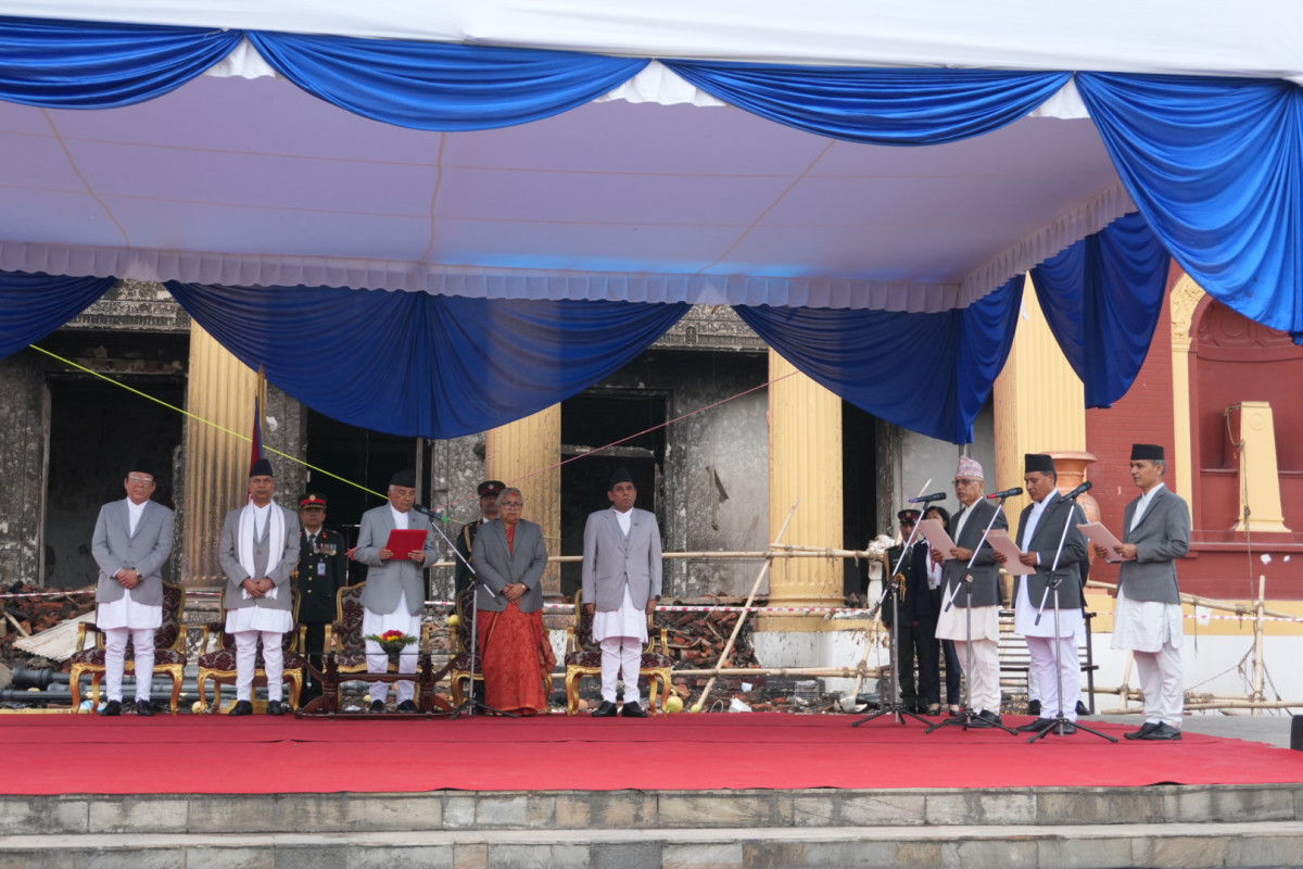 नवनियुक्त तीन मन्त्रीले लिए शपथ
