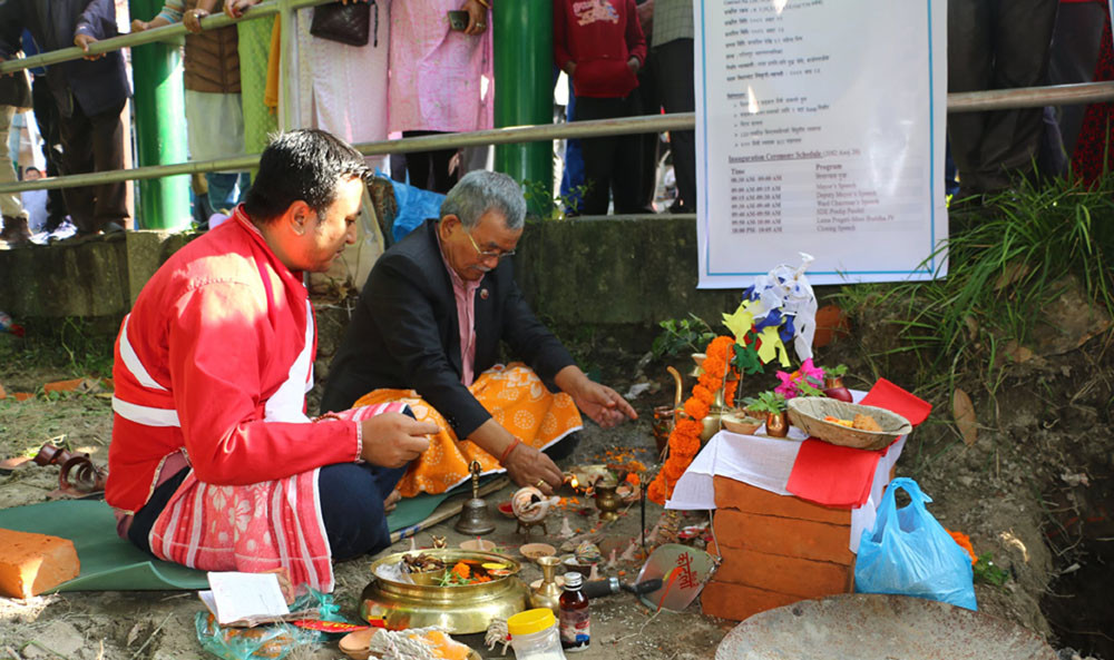 धोबीघाटमा साइकलमैत्री आकाशे पुल बनाउँदै ललितपुर महानगर, कहिले सकिन्छ काम ?