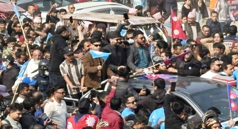 समर्थकसहित निर्वाचन कार्यालय तर्फ लागे बालेन