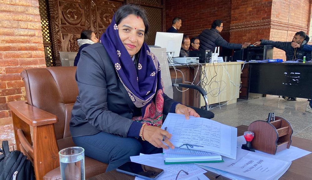 काठमाडौँका ९ क्षेत्रमा निर्वाचन गराउने जिम्मा महिला निर्वाचन अधिकृतलाई, कहाँ को खटिए ?