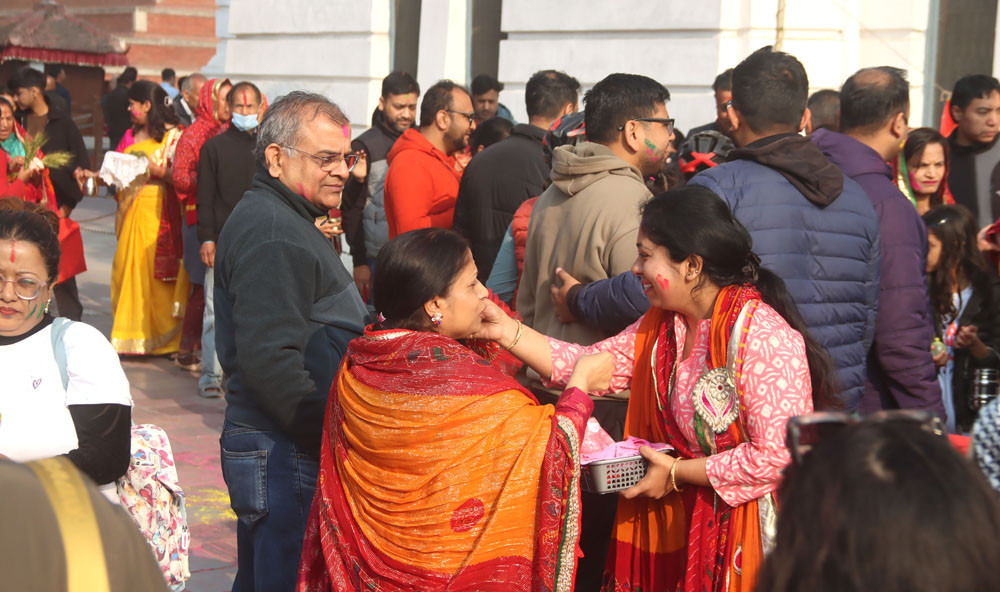 holi2.jpg