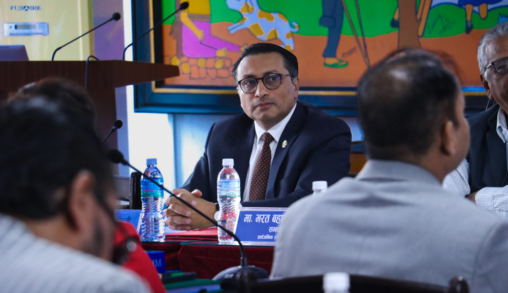 स्वास्थ्य बीमामा लगानी बढाउँदै सरकार, सेवा प्रभावकारितामा अध्ययन हुँदै