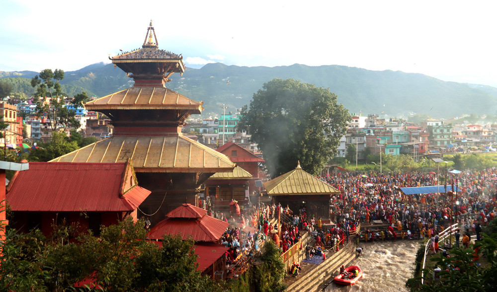 कुशे औँसीमा गोकर्णेश्वरमा तर्पण, पिण्डदान र श्राद्ध गर्नेको भीड (फोटोफिचर)